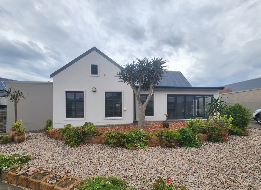 3 Bedroom Property for Sale in Hartenbos Central Western Cape